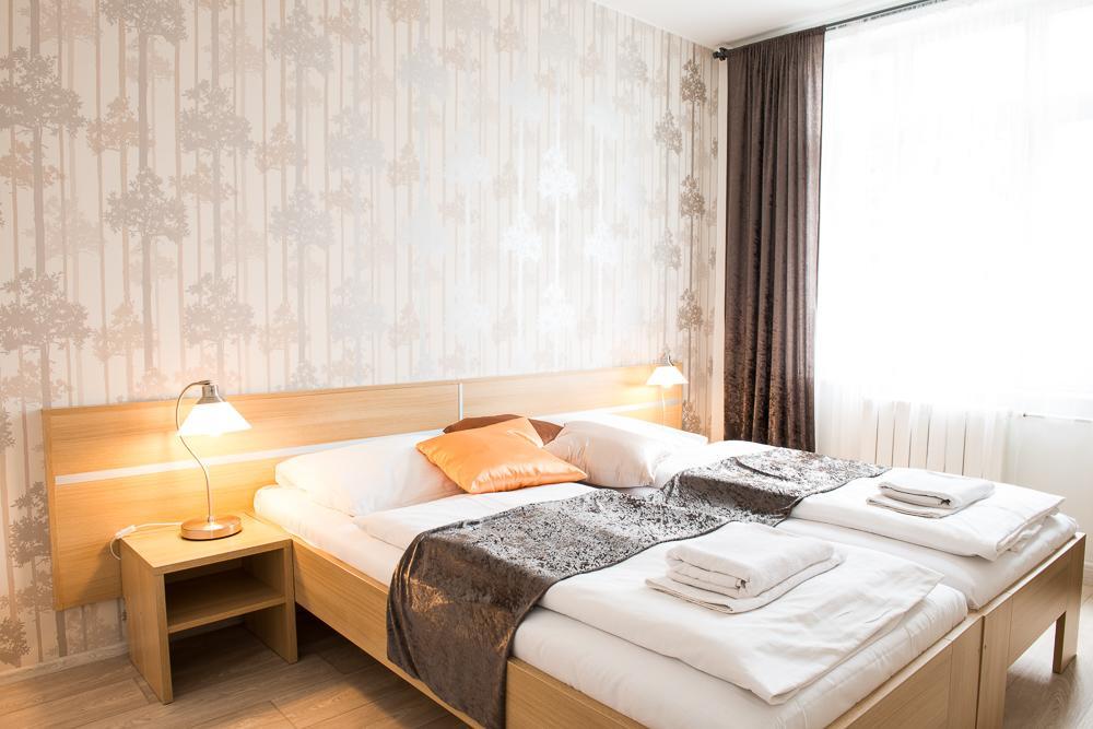 Břeclav Hotel Imos מראה חיצוני תמונה