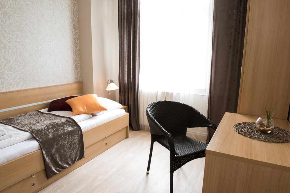 Břeclav Hotel Imos מראה חיצוני תמונה