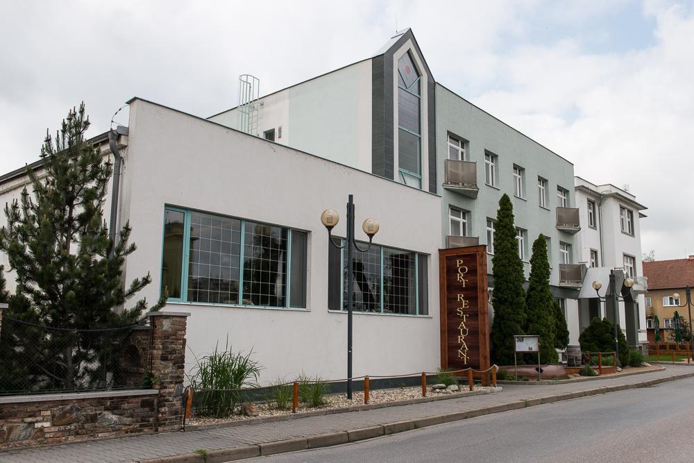 Břeclav Hotel Imos מראה חיצוני תמונה