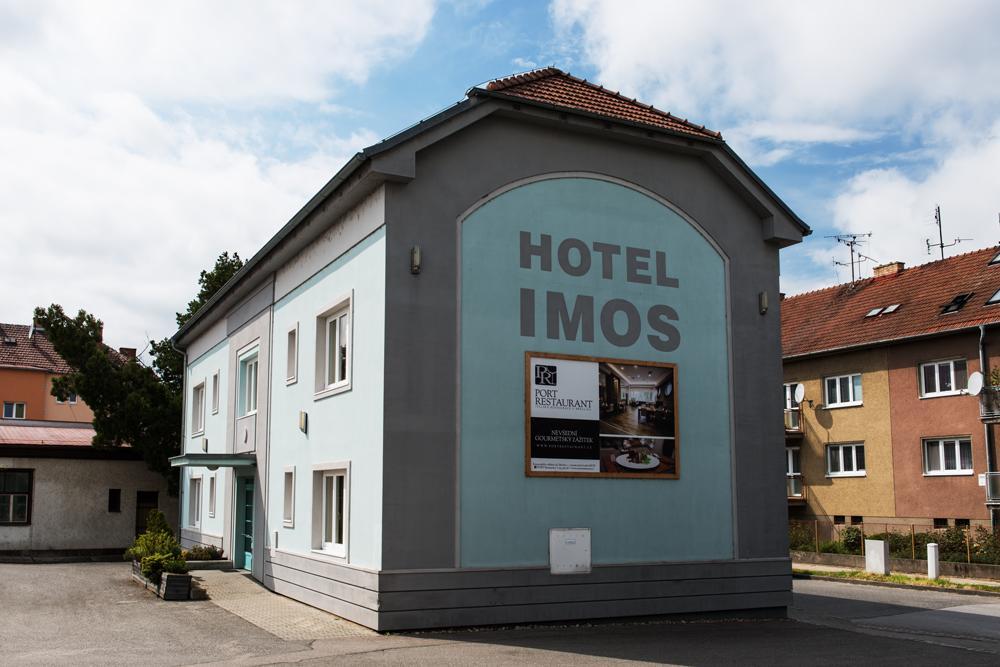 Břeclav Hotel Imos מראה חיצוני תמונה