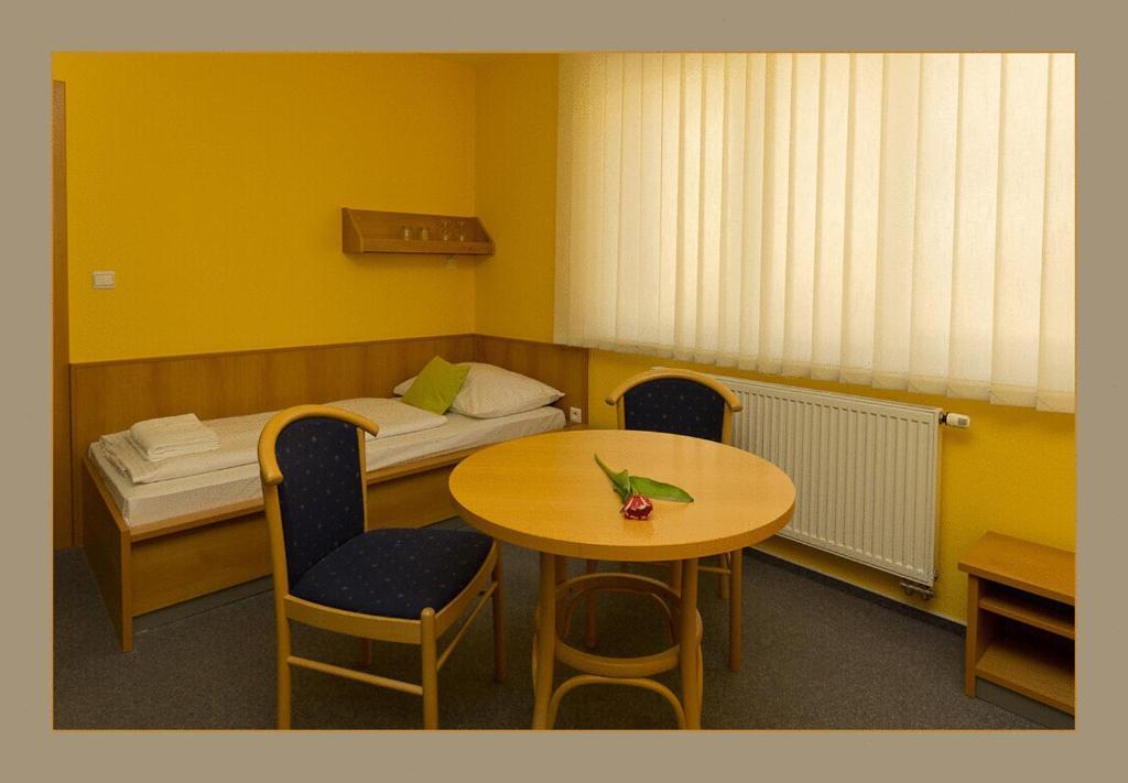 Břeclav Hotel Imos חדר תמונה